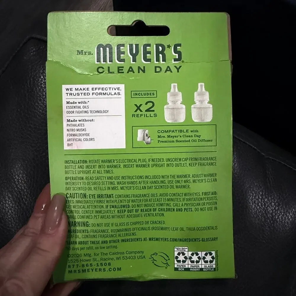 NIB Mrs. Meyer's Clean Day Scented Oil Refills Fresh Cut Grass 2 Pack